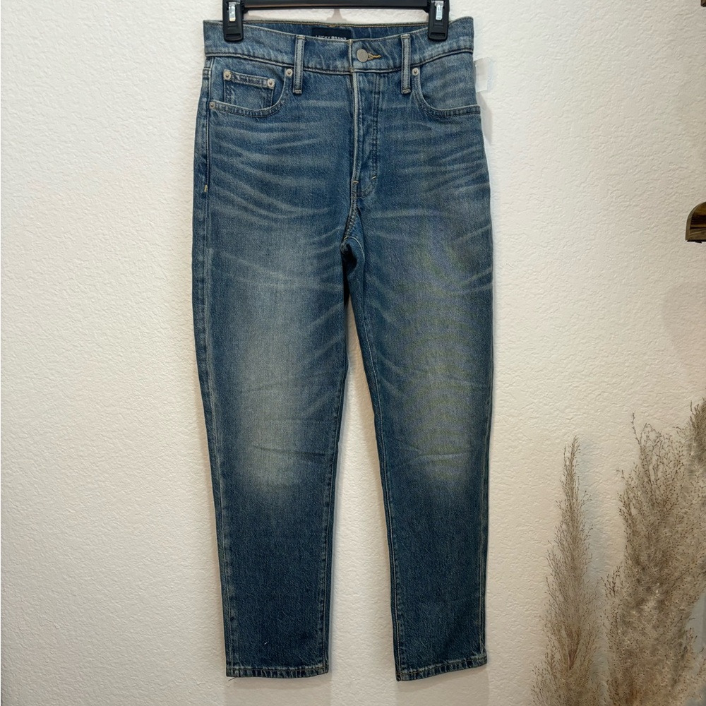 NWT- Lucky Jeans Button Front Mid-Rise Straight Leg Light Wash